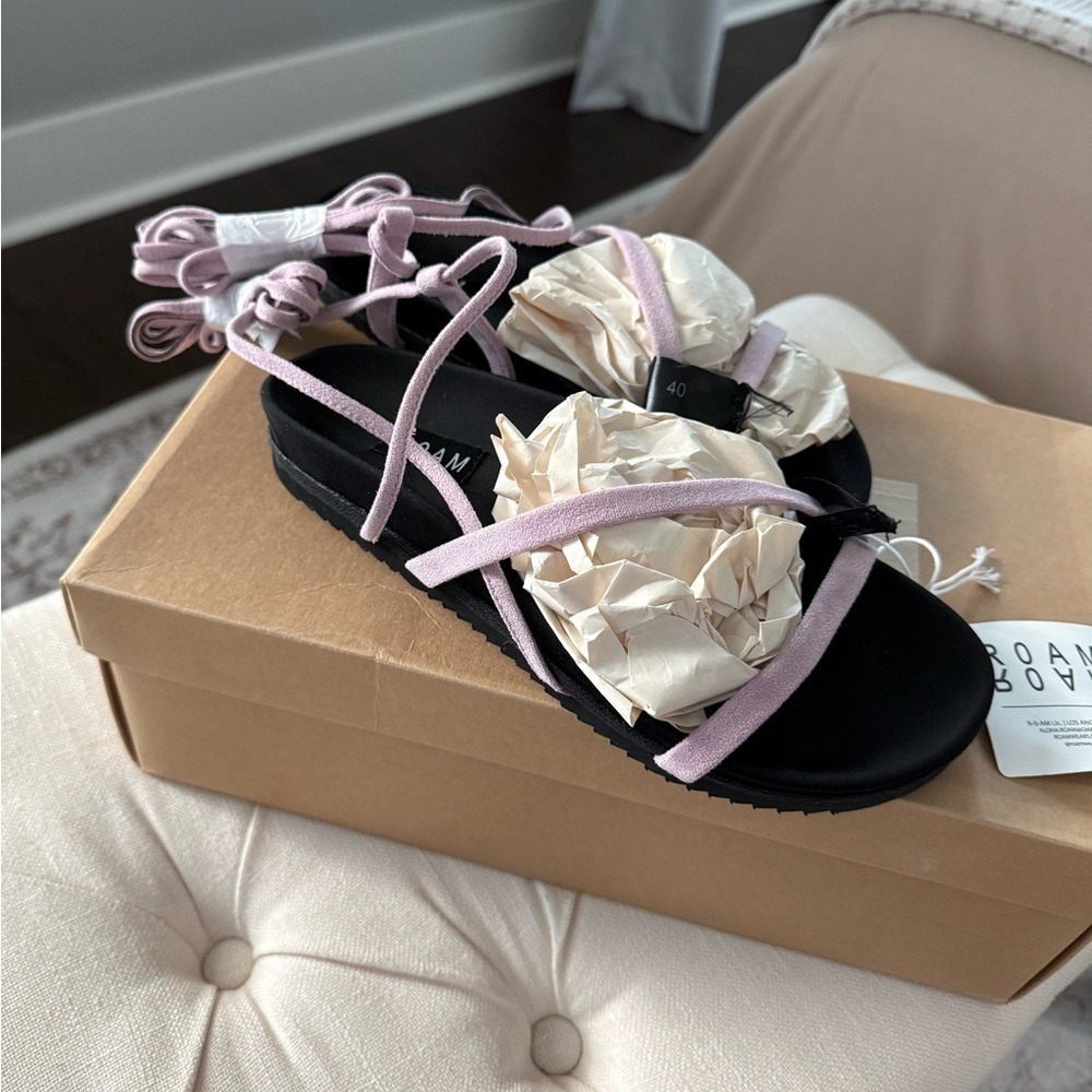 NEW ROAM Vine Lilac Sandals Size 9/9.5 - Picture 3 of 7